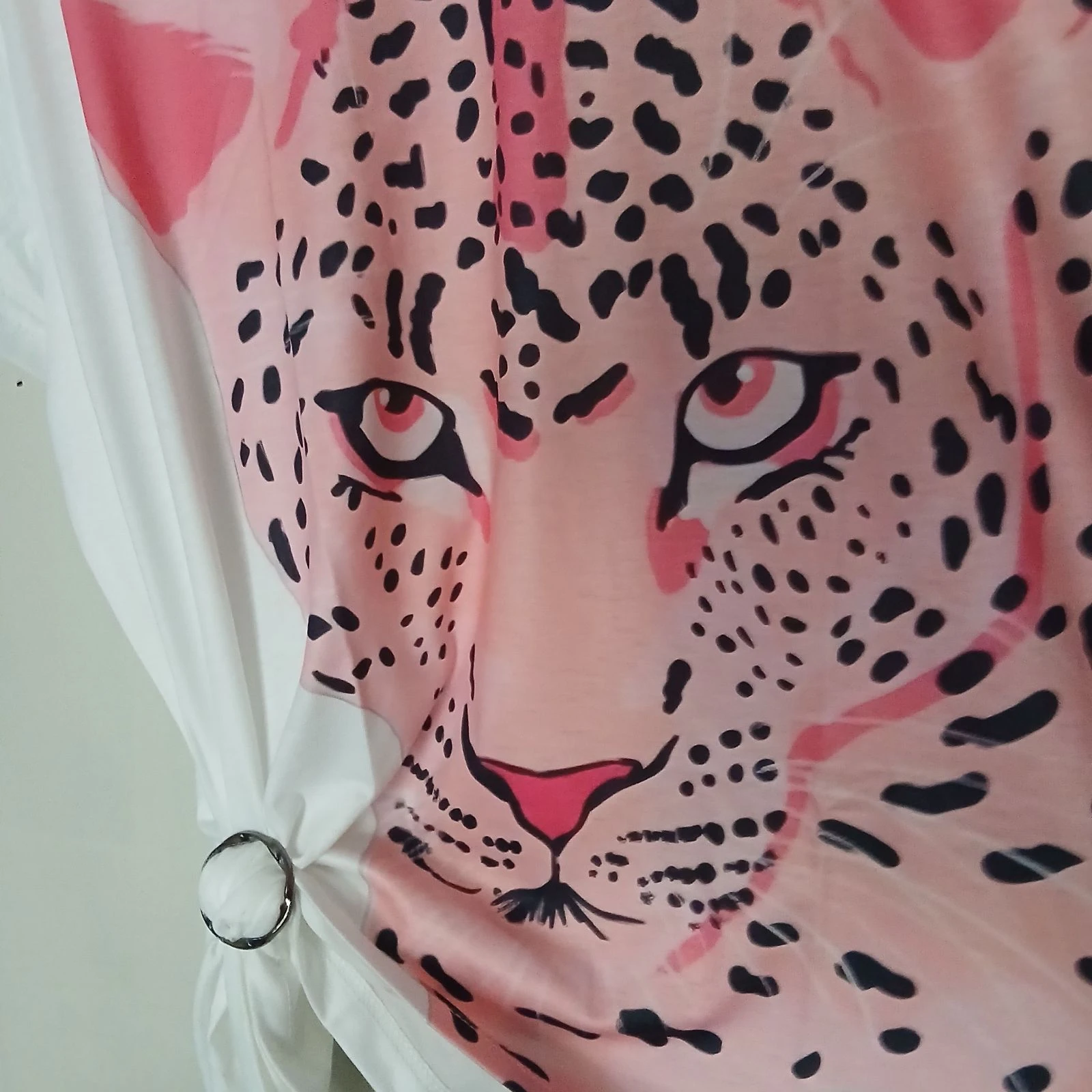 T-shirt Original con Estampado de Leopardo Rosa Blanco – Talla XXL – photo 2